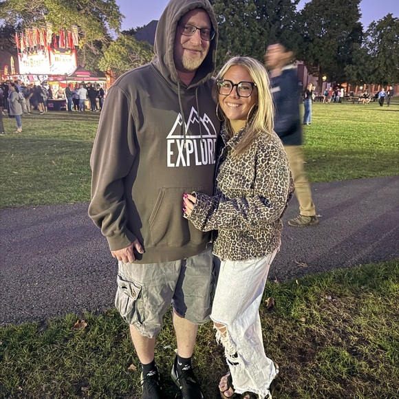 Come shop chat and sell! - Picture 3 of 10